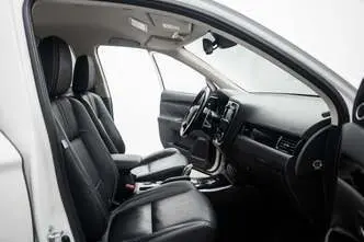 Mitsubishi Outlander, 2.0, 149 kW, automatic, four-wheel drive
