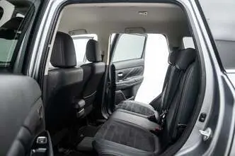 Mitsubishi Outlander, 2.0, 149 kW, automatic, four-wheel drive
