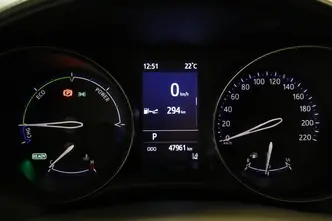 Toyota C-HR, 1.8, 72 kW, hübriid, automaat, esivedu