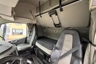 Volvo FH540, 405 kW, diesel, automatic