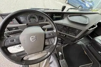 Volvo FH540, 405 kW, diesel, automatic