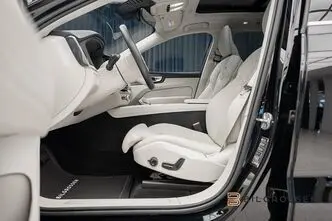 Volvo XC60, 2.0, 335 kW, hybrid, automatic, four-wheel drive