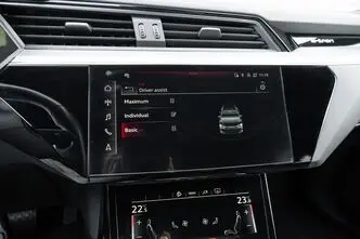 Audi e-tron, 300 kW, elekter, automaat, nelikvedu