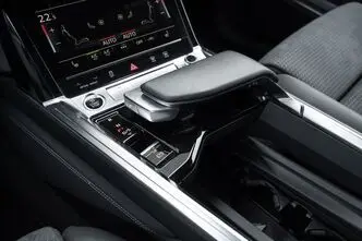 Audi e-tron, 300 kW, elekter, automaat, nelikvedu