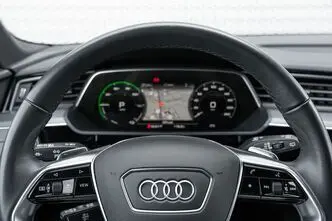 Audi e-tron, 300 kW, elekter, automaat, nelikvedu