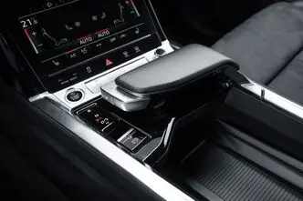 Audi e-tron, 300 kW, elekter, automaat, nelikvedu