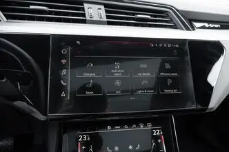 Audi e-tron, 300 kW, elekter, automaat, nelikvedu