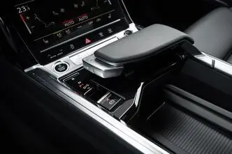 Audi e-tron, 300 kW, elekter, automaat, nelikvedu