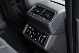 Audi e-tron, 300 kW, elekter, automaat, nelikvedu