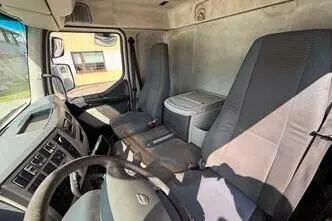 Volvo FL240, 7.1, 177 kW, diesel, rear-wheel drive