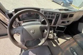 Volvo FL240, 7.1, 177 kW, diesel, rear-wheel drive