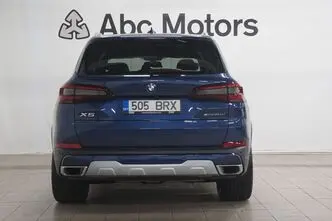 BMW X5, 3.0, 250 kW, hybrid, automatic, four-wheel drive