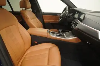 BMW X5, 3.0, 250 kW, hybrid, automatic, four-wheel drive