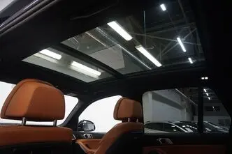 BMW X5, 3.0, 250 kW, hybrid, automatic, four-wheel drive