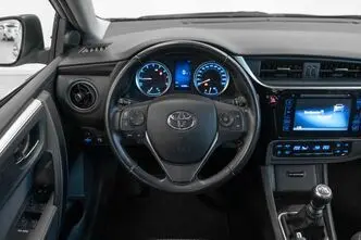 Toyota Corolla, 1.6, 97 kW, бензин, механическая, передний привод