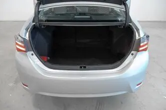 Toyota Corolla, 1.6, 97 kW, бензин, механическая, передний привод