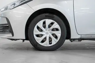 Toyota Corolla, 1.6, 97 kW, бензин, механическая, передний привод
