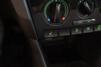 Škoda Rapid, 1.0, 70 kW, bensiin, manuaal, esivedu