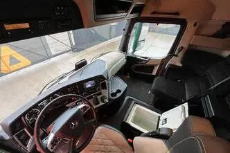 Mercedes-Benz Actros, 390 kW, diesel, automatic