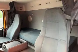 Volvo FM 370 6x2, 278 kW, diesel, automatic