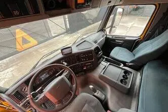 Volvo FM 370 6x2, 278 kW, diesel, automatic