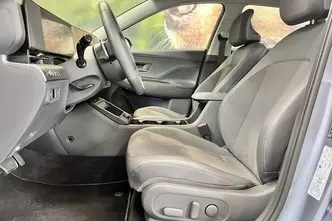 Hyundai Kona, 1.6, 77.2 kW, hybrid, automatic, front-wheel drive