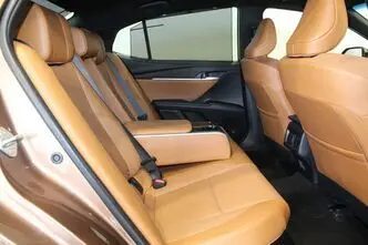 Toyota Camry, 2.5, 137 kW, гибрид, автомат, передний привод