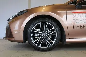 Toyota Camry, 2.5, 137 kW, гибрид, автомат, передний привод