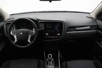 Mitsubishi Outlander, 2.4, 99 kW, pistikhübriid, automaat, nelikvedu