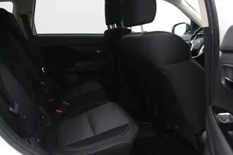 Mitsubishi Outlander, 2.4, 99 kW, pistikhübriid, automaat, nelikvedu