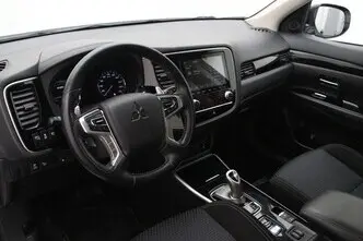 Mitsubishi Outlander, 2.4, 99 kW, pistikhübriid, automaat, nelikvedu