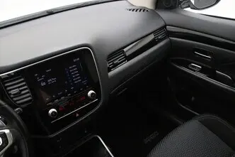 Mitsubishi Outlander, 2.4, 99 kW, pistikhübriid, automaat, nelikvedu