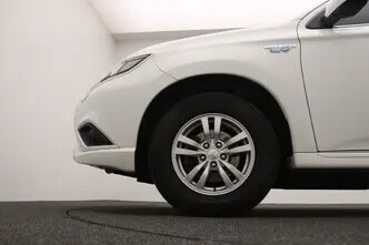 Mitsubishi Outlander, 2.4, 99 kW, pistikhübriid, automaat, nelikvedu