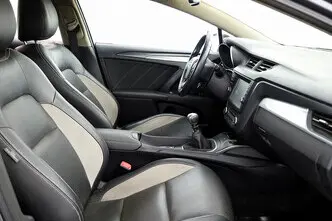 Toyota Avensis, 1.6, 111 kW, diisel, manuaal, esivedu