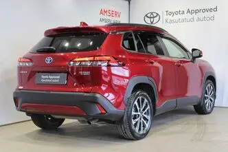 Toyota Corolla Cross, 2.0, 112 kW, гибрид, автомат, полный привод