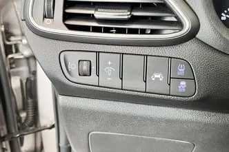 Hyundai i30, 1.4, 103 kW, бензин, автомат, передний привод