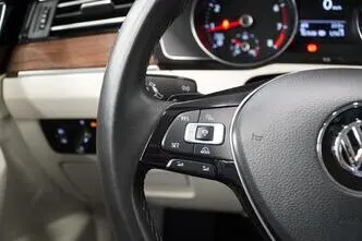 Volkswagen Passat, 2.0, 162 kW, bensiin, automaat, esivedu