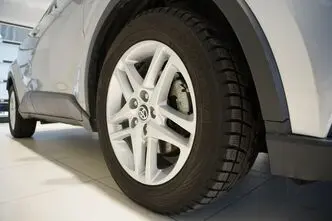 Toyota C-HR, 1.8, 72 kW, hybrid, automatic, front-wheel drive