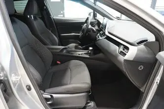 Toyota C-HR, 1.8, 72 kW, hybrid, automatic, front-wheel drive