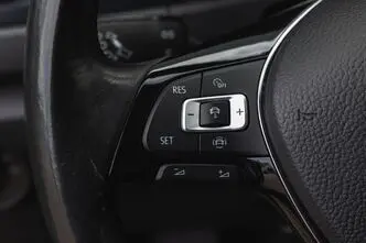 Volkswagen T-Roc, 1.0, 85 kW, bensiin, manuaal, esivedu