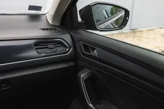 Volkswagen T-Roc, 1.0, 85 kW, bensiin, manuaal, esivedu