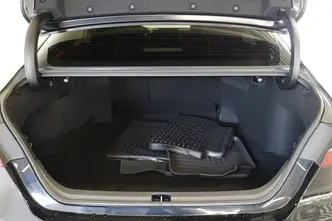 Toyota Camry, 2.5, 131 kW, hybrid, automatic, front-wheel drive