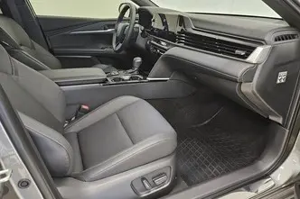 Toyota Camry, 2.5, 137 kW, hybrid, automatic, front-wheel drive