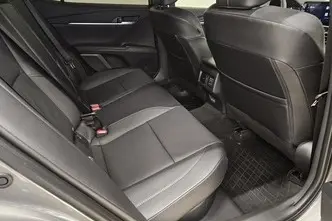Toyota Camry, 2.5, 137 kW, hybrid, automatic, front-wheel drive