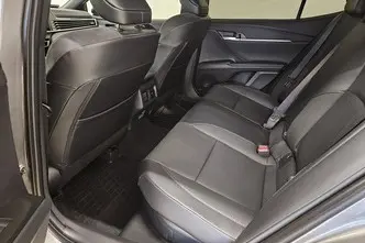 Toyota Camry, 2.5, 137 kW, hybrid, automatic, front-wheel drive