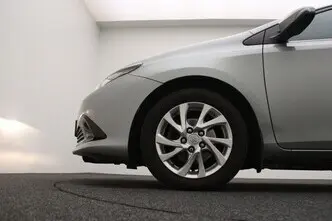 Toyota Auris, 1.6, 97 kW, bensiin, automaat, esivedu