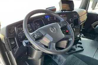 Mercedes-Benz Actros, 330 kW, diesel, automatic