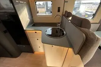 Laika Kosmo, 2.2, 103 kW, дизель, механическая, передний привод