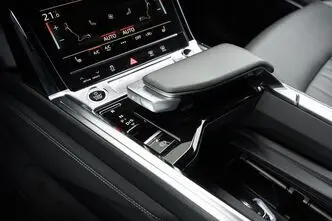 Audi e-tron, 300 kW, elekter, automaat, nelikvedu