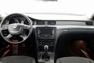 Škoda Superb, 1.4, 125 kW, bensiin, manuaal, esivedu